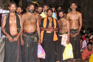 bp20101223-077-00_Madurai-Les fous de Shiva Les fous de Shiva