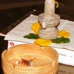 bp20101231-010-00_Nouvel An - Puja lingam de Shiva et yuni de Pavarti