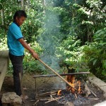 Rahni entretien le feu